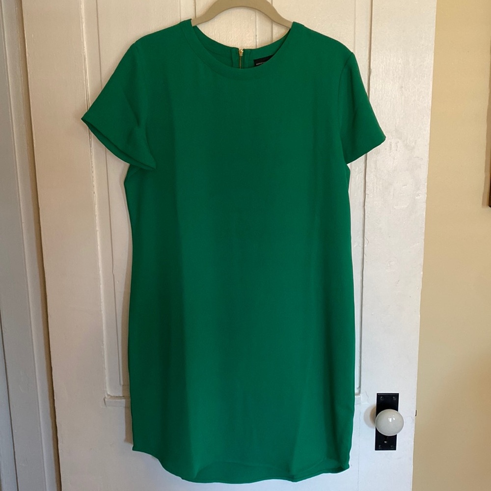 NWT Adrienne Vittadini green short sleeved dress size 6